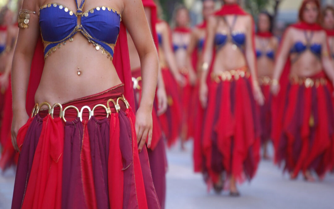 Show Your Body Curve and Achieve Fitness through Belly Dancing